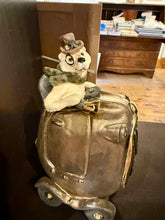 Load image into Gallery viewer, Bear Bug