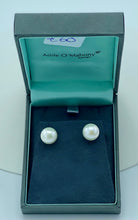 Load image into Gallery viewer, Pearl Stud Earrings 9mm