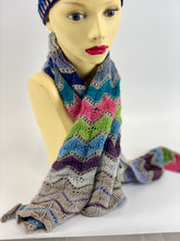 Load image into Gallery viewer, Merino Wool Shaped Scarf